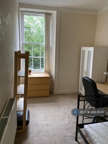 4 bedroom flat to rent - Photo 4
