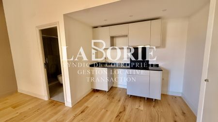 Location Appartement 1 pièce 32m² AVIGNON 84000 - Photo 2