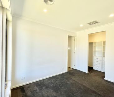Embrace the Now with Contemporary Living and Modern Design - Photo 4