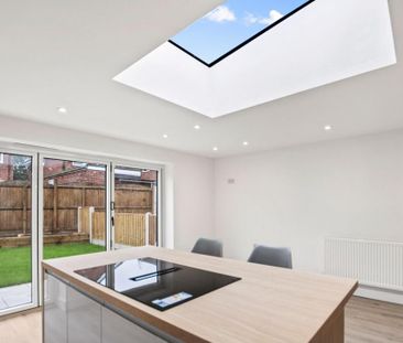 2 bedroom semi-detached house to rent - Photo 5