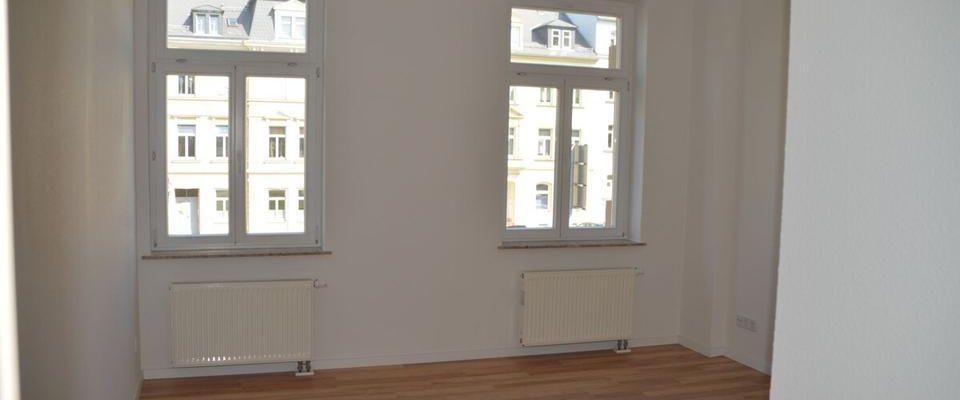 Modernes Wohnen im Altbau: 3-Zimmer-Wohnung mit Balkon - Photo 1