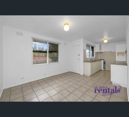 18 Heatherton Rd, Endeavour Hills, Vic 3802 - Photo 5