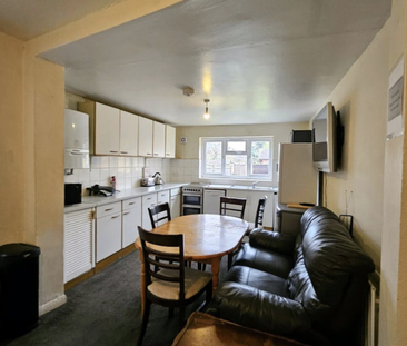 6 bedroom terraced house to rent - Photo 1