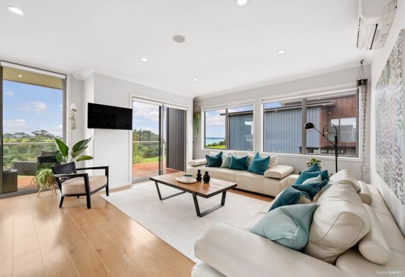 Exceptionally large, 381m2 floor plan with sea views! - Photo 1