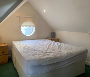 1 bed Studio - To Let - Photo 1