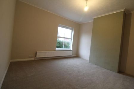 2 bedroom end of terrace house to rent - Photo 4