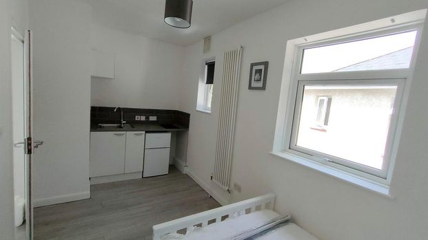 House of multiple occupation to rent - Photo 1