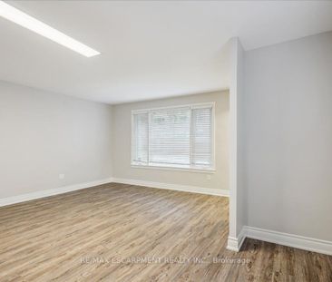 Detached Home For Lease | W8062822 - Photo 4