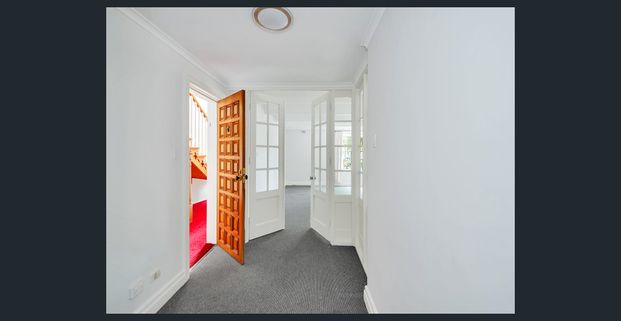 CITY FRINGE LOCATION - Photo 1