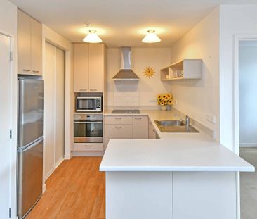 Charming two bedroom apartment! - Photo 2