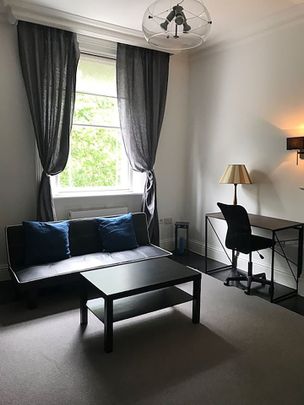 2 Bed Flat, St. Georges Square, SW1V - Photo 1
