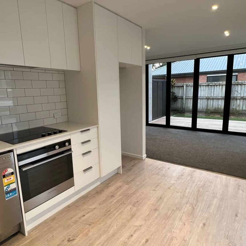 SPREYDON - TWO BEDROOM BRAND NEW TOWNHOUSE - Photo 1