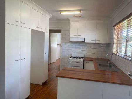 7 Holloway Street Tolland NSW - Photo 3