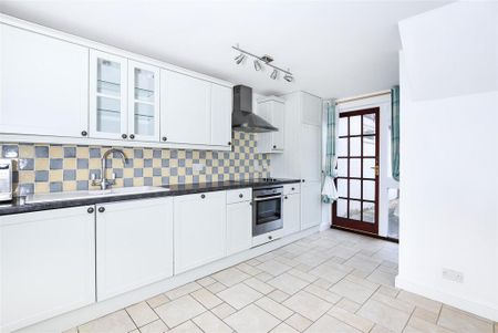 2 bedroom end of terrace house to rent - Photo 2