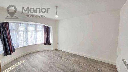 Stradbroke Grove, Clayhall, IG5 - Photo 5