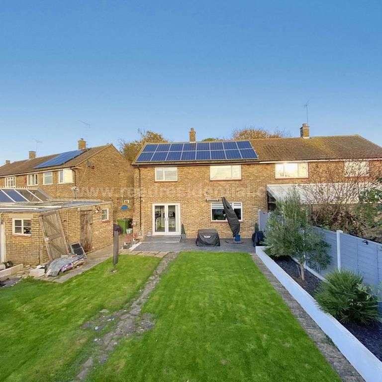 3 bedroom semi-detached house to rent - Photo 1