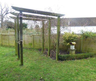 2 bedroom terraced house to rent - Photo 4