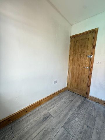 Room in a Shared House, Wyvenhoe Road, HA2 - Photo 3