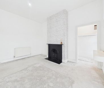 4 bedroom terraced house to rent - Photo 6