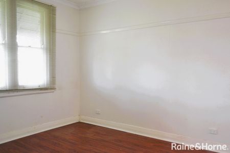 Charming 3-bedroom home - Photo 3