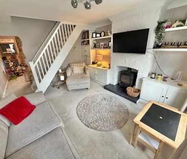 3 bedroom end of terrace house to rent - Photo 2