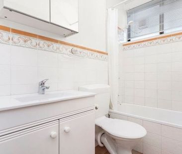 4/37 St Kinnord Street, Aberfeldie VIC 3040 - Photo 3