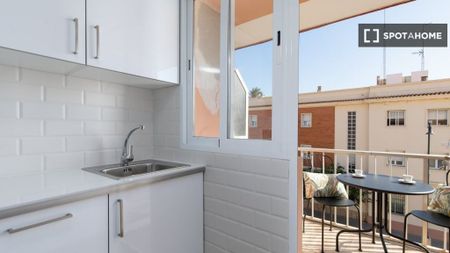 3 room luxury Flat for rent in Valencia, Spain - Photo 4