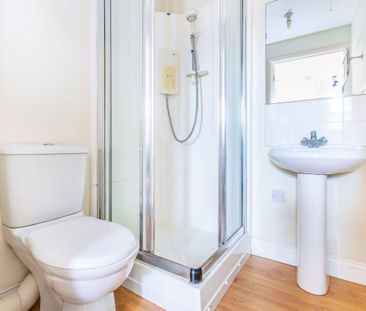 studio to rent Springfield Road, Horsham, West Sussex, RH12 - Photo 6