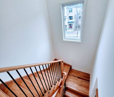 Townhouse For Lease | E8121472 - Photo 5