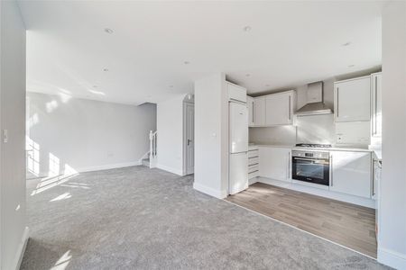 Burlea Close, Walton-on-Thames, Surrey, KT12 - Photo 4