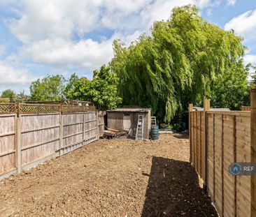 3 bedroom flat to rent - Photo 1