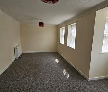 2 bedroom ground floor flat to rent - Photo 4