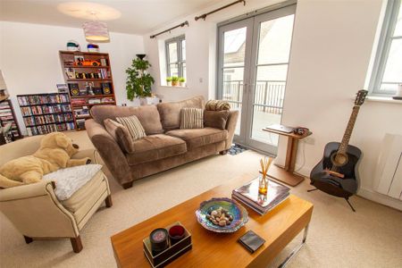 2 bedroom apartment to rent - Photo 2