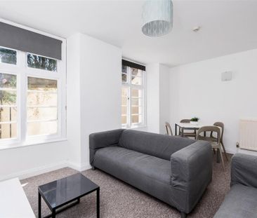 3 bedroom flat to rent - Photo 3