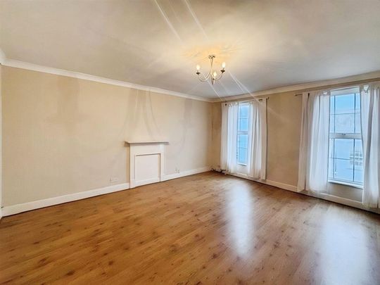 High Street, Chepstow - Photo 1