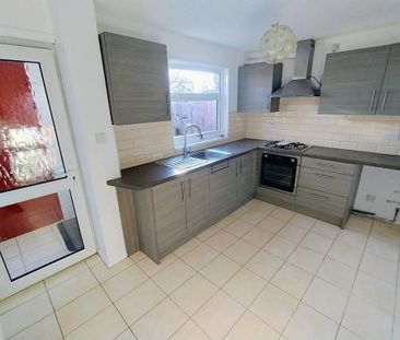 3 bedroom terraced house to rent - Photo 6