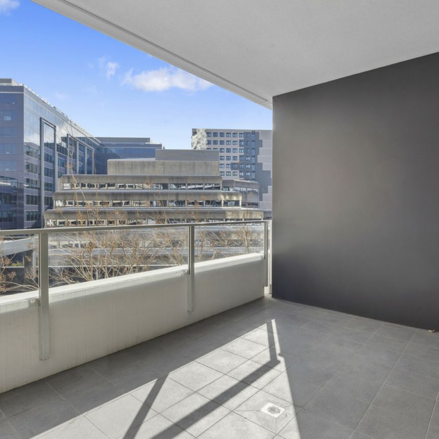 Move-In Ready: Inner City Lifestyle - Photo 1