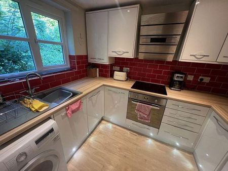 2 bedroom flat to rent - Photo 4