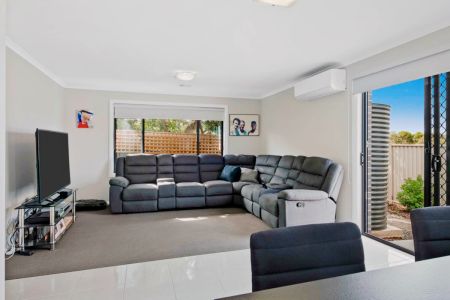 3 Bed, 2 Bath - Photo 4