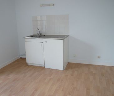 LAVAL, appt T4 de 71 m² au 1er étage - Photo 3