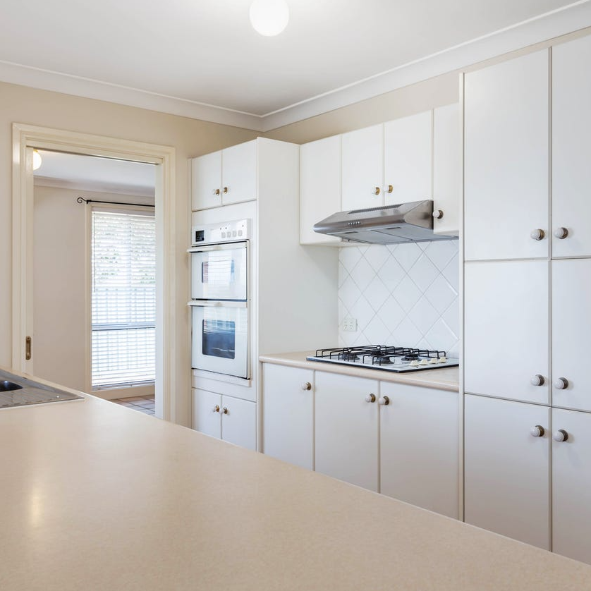 SPACIOUS WELL-MAINTAINED HOME IN GREAT LOCATION - Photo 1