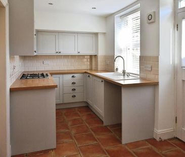 2 bedroom terraced house to rent - Photo 2
