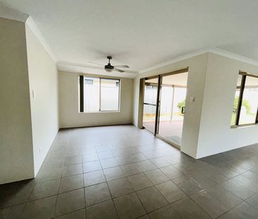 3 Bedroom 2 Bathroom Home in Eglington - Photo 6