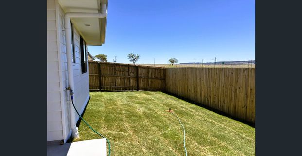 Includes Study Nook ! - Photo 1