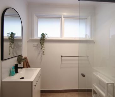 Mount Waverley - Photo 2