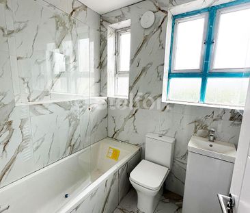 Court Road, SE9, London - Photo 5