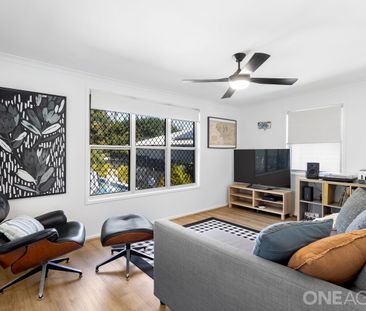 Charming Bayside Cottage (with Solar) in Scarborough’s Golden Triangle - Photo 3