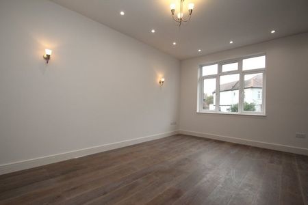 3 Bed Flat, Leeside Crescent, NW11 - Photo 3