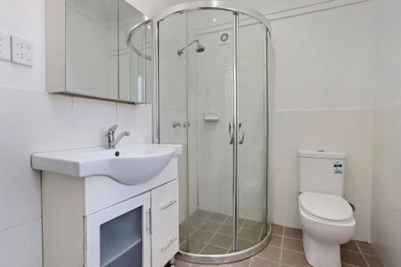 Modern Free Standing Flat - Photo 4