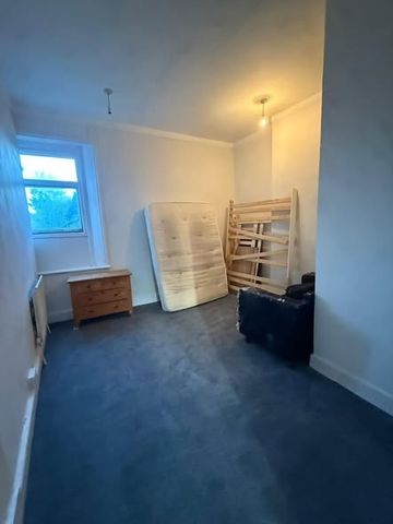 1 Bed Flat, High Street, SE20 - Photo 2